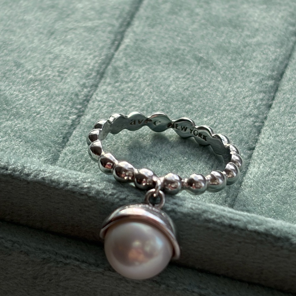 Moving Sale 🌟 Elegant Silver Pom Pom Pearl Charm Ring